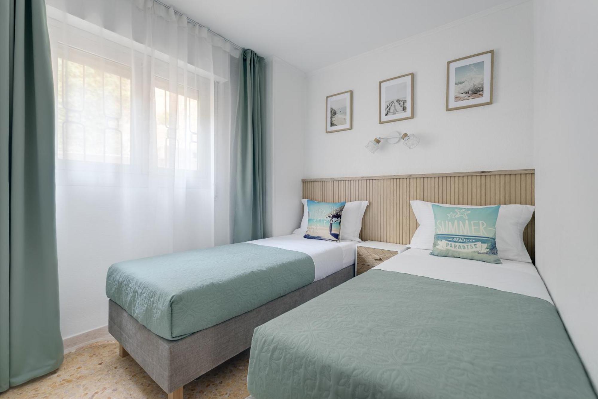 Europa Club Apartment, La Cala De Finestrat, Benidorm, Next To The Beach, Ground Floor, Air Cond Apartamento *